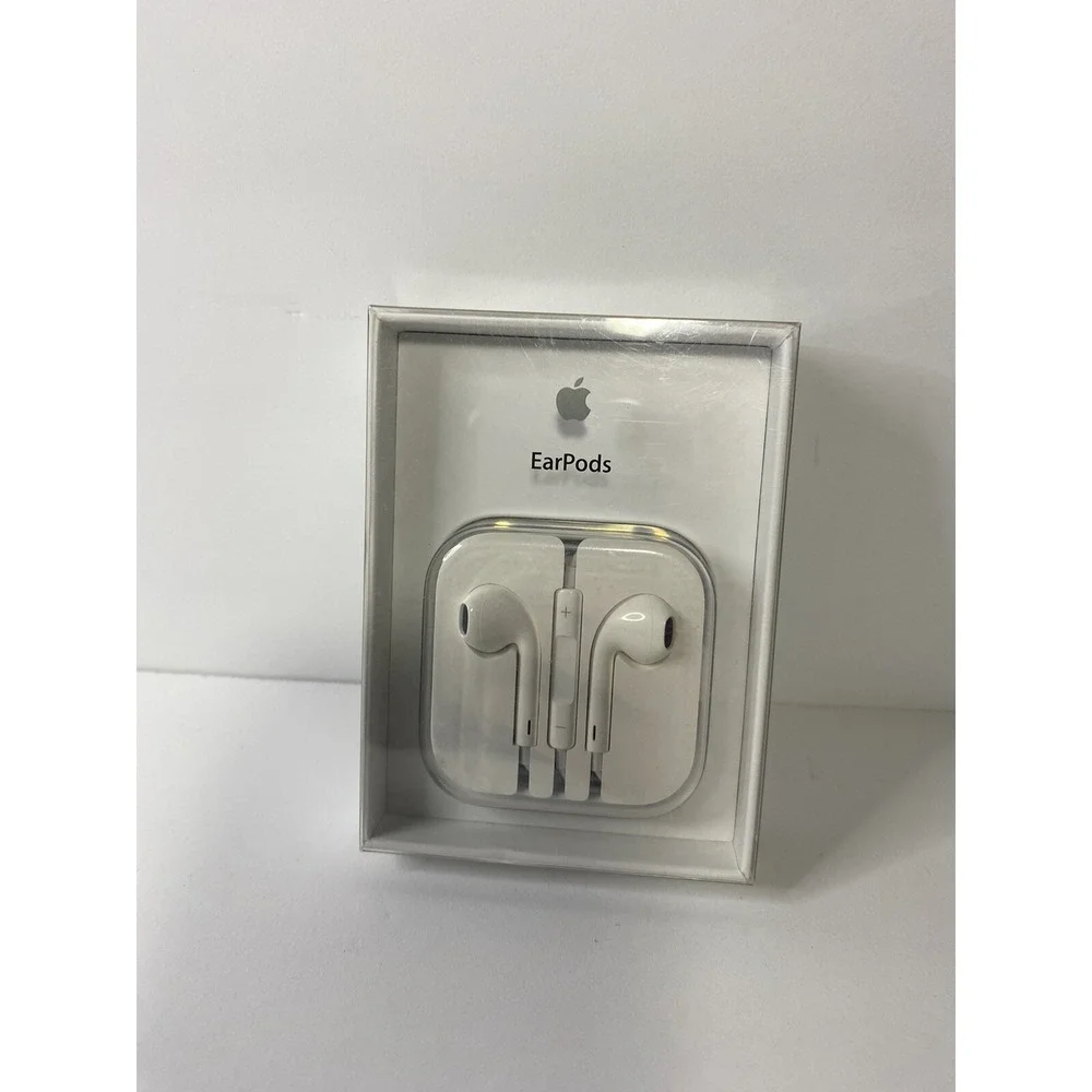 New Sealed Apple EarPods w/ Remote & Mic White MD827LL/A Retail Packaging